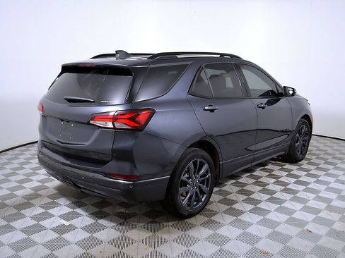 Used 2022 Chevrolet Equinox RS w/ Infotainment Package FWD image 7
