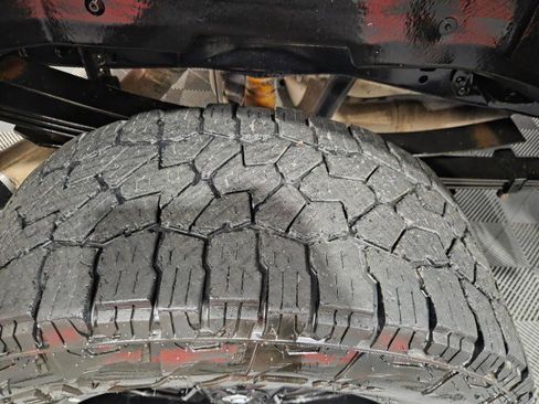 Used 2020 Ford F350 Platinum w/ FX4 Off-Road Package image 92