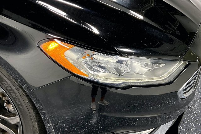 Used 2018 Ford Fusion SE w/ Equipment Group 201A FWD image 27