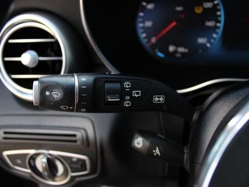 Used 2020 Mercedes-Benz GLC 300 4MATIC image 7