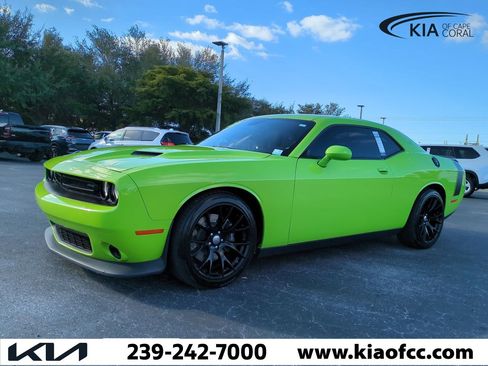 Used 2015 Dodge Challenger R/T Scat Pack w/ Leather Interior Group image 9