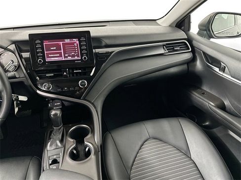 Used 2021 Toyota Camry SE image 24