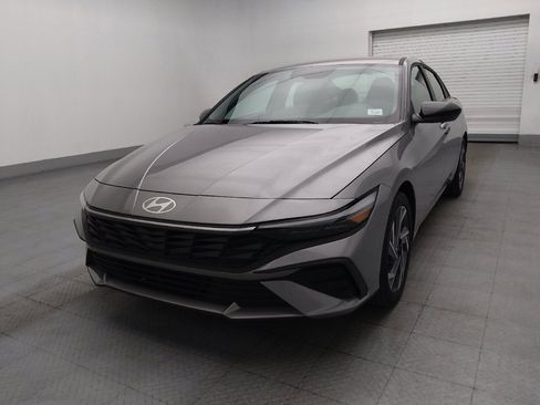 Used 2025 Hyundai Elantra Sport FWD image 15