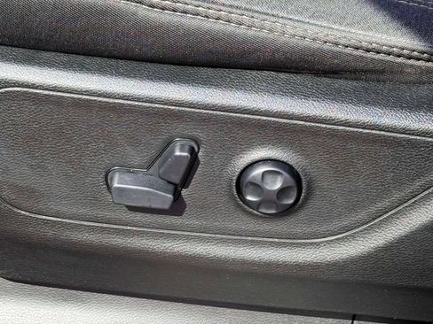 Used 2020 RAM 1500 Big Horn AWD/4WD image 18
