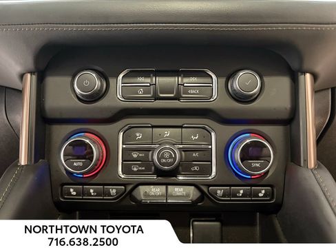 Used 2023 Chevrolet Suburban High Country AWD/4WD image 13