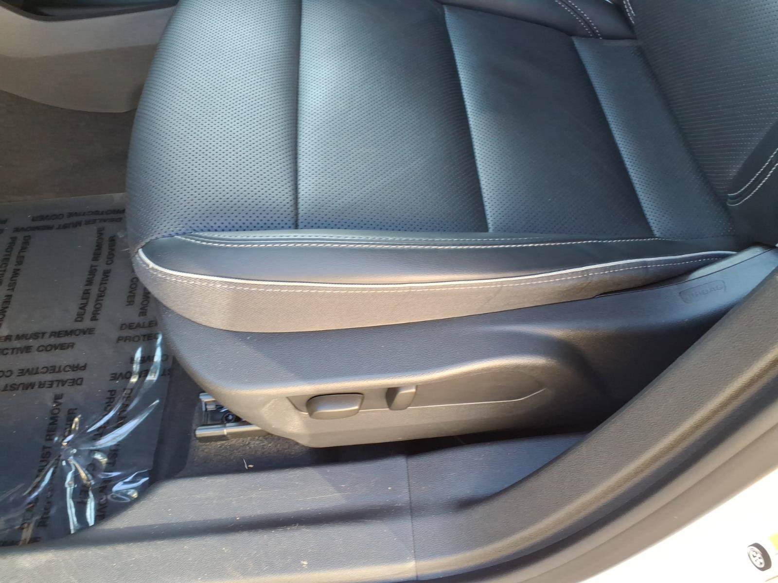 Used 2023 Buick Envision Essence AWD/4WD image 15