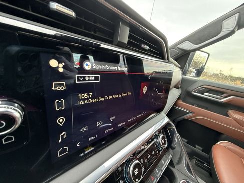 Certified 2025 GMC Sierra 2500 Denali Ultimate w/ Max Trailering Package image 19