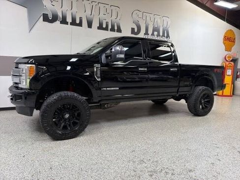 Used 2017 Ford F250 Platinum w/ Platinum Ultimate Package AWD/4WD image 4