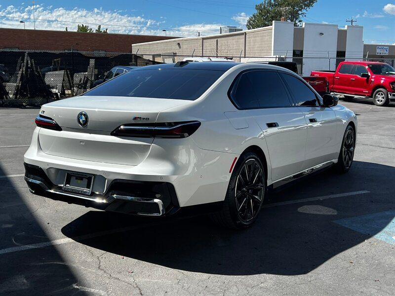 Used 2024 BMW i7 M70 AWD/4WD image 7