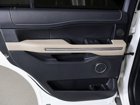 Used 2022 Ford Expedition Limited image 20
