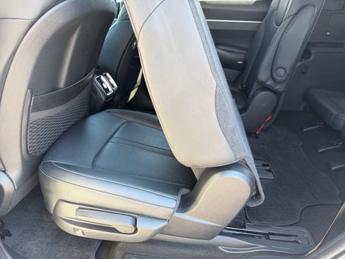 Used 2023 Kia Sorento EX FWD image 16