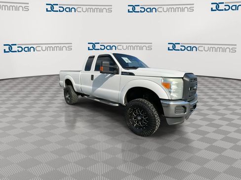 Used 2016 Ford F250 XL w/ Power Equipment Group AWD/4WD image 2