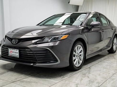 Used 2023 Toyota Camry LE image 6