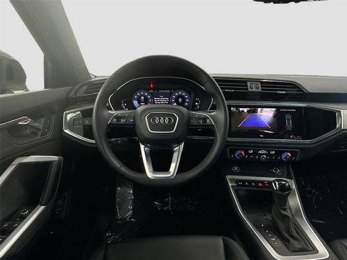 Certified 2025 Audi Q3 2.0T Premium w/ Convenience Package AWD/4WD image 11