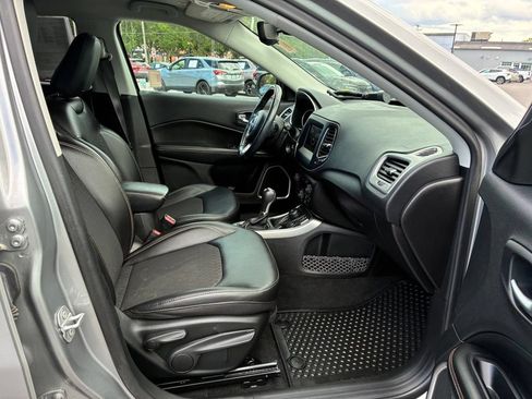 Used 2019 Jeep Compass Latitude w/ Cold Weather Group AWD/4WD image 37