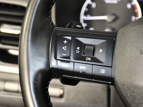 Used 2025 Nissan Rogue SV AWD/4WD image 20