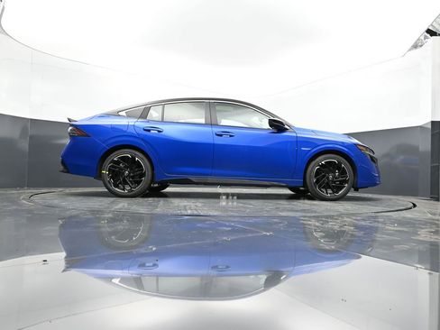 New 2026 Nissan Sentra SR w/ SR All Weather Package FWD image 26