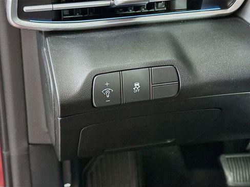 Used 2025 Hyundai Elantra SEL FWD image 17