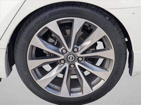 Used 2020 Nissan Maxima Platinum w/ Sport Mat Group image 7