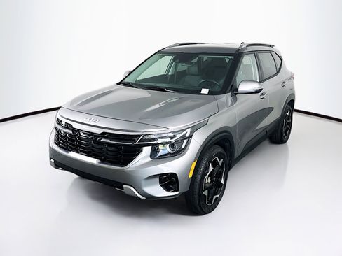 Used 2025 Kia Seltos S FWD image 3