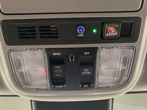 Used 2023 Honda Odyssey Touring image 21