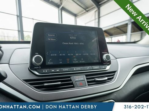 Used 2025 Nissan Altima 2.5 SR FWD image 7