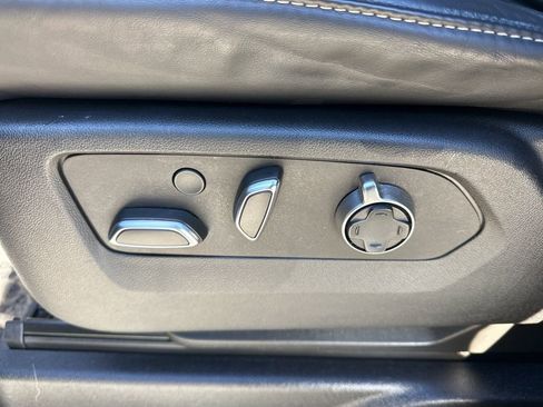 Used 2023 Cadillac Escalade ESV Sport Platinum image 10