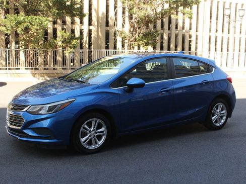 Used 2018 Chevrolet Cruze LT w/ Convenience Package image 13