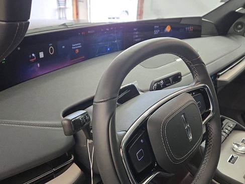 New 2025 Lincoln Navigator L Reserve w/ Jet Appearance Package image 5