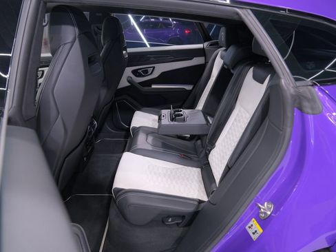 Used 2022 Lamborghini Urus AWD/4WD image 34