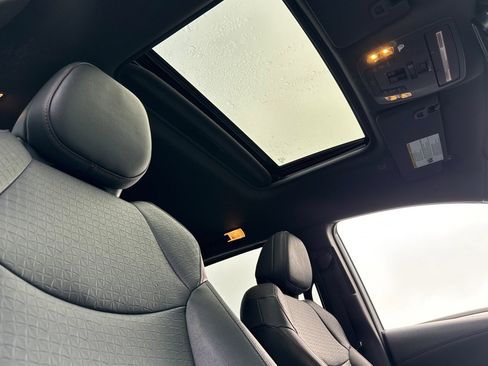 Used 2023 Toyota Sienna XSE image 15