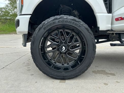 Used 2023 Ford F250 Lariat w/ Lariat Ultimate Package AWD/4WD image 19