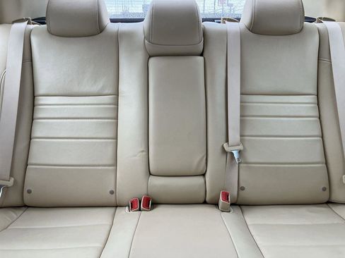 Used 2017 Toyota Camry XLE image 28