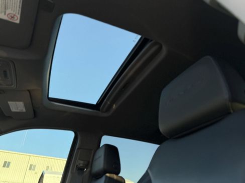 Used 2023 GMC Sierra 3500 Denali w/ Denali Ultimate Package image 19