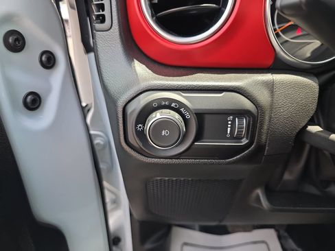 Used 2023 Jeep Wrangler Unlimited Rubicon w/ Cold Weather Group AWD/4WD image 36
