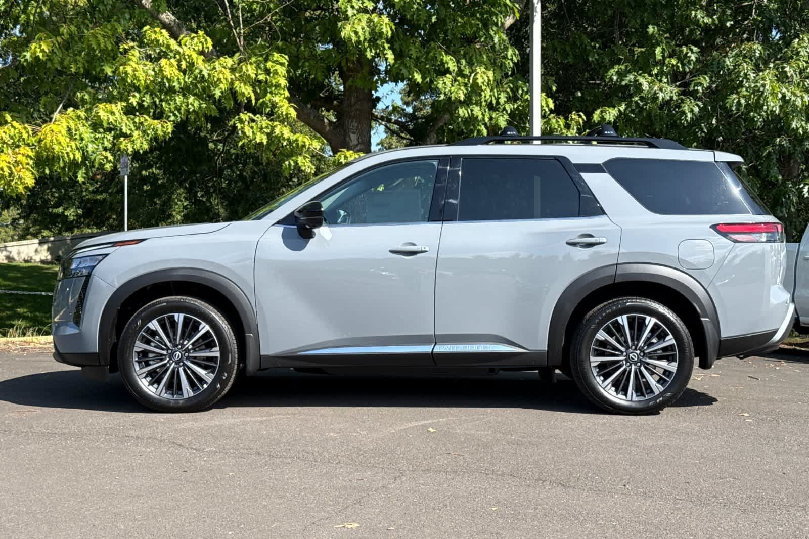 New 2026 Nissan Pathfinder Platinum AWD/4WD image 5
