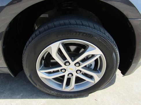 Used 2016 Chevrolet Equinox LTZ w/ Enhanced Convenience Package FWD image 7