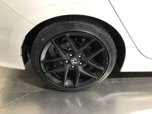 Used 2023 Honda Civic Sport image 9