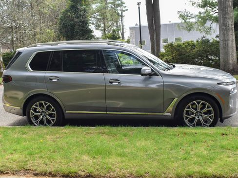 Used 2025 BMW X7 xDrive40i AWD/4WD image 11