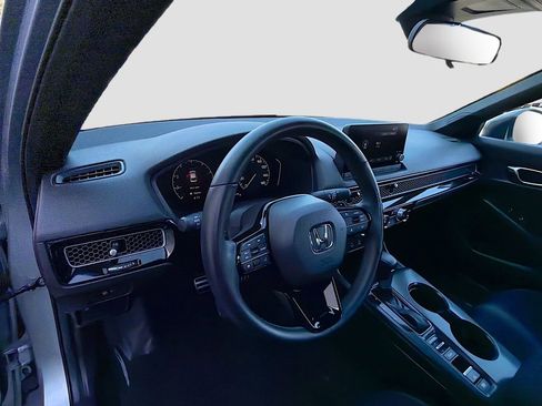 Used 2025 Honda Civic Sport image 9