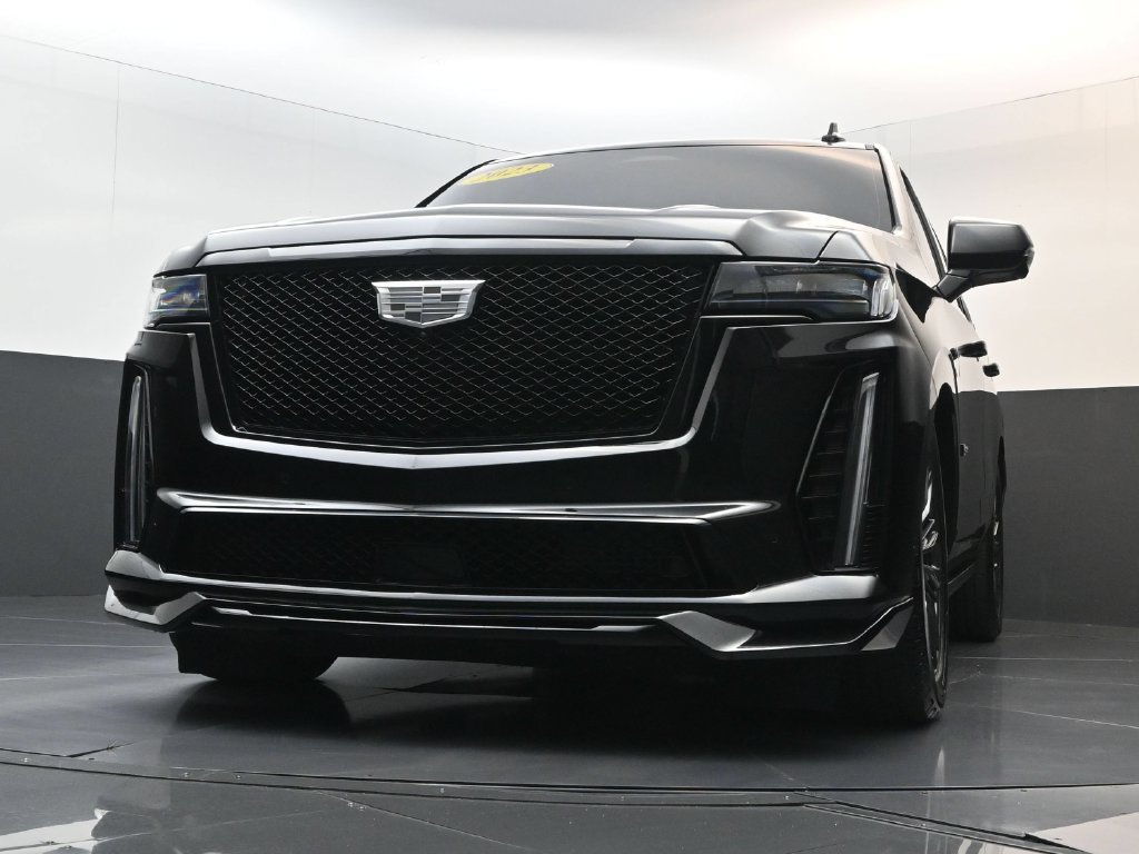 Used 2023 Cadillac Escalade V w/ LPO, ONYX Package AWD/4WD image 34