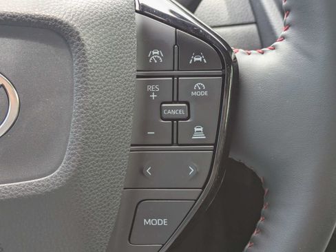 Used 2024 Toyota Prius Prime FWD image 32