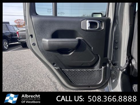 Used 2022 Jeep Gladiator Sport image 14