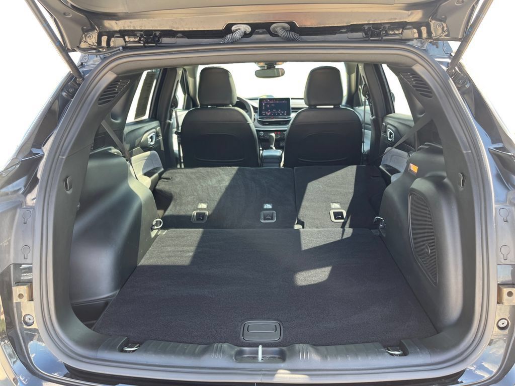 Used 2023 Jeep Compass Latitude w/ Sun and Sound Group AWD/4WD image 30