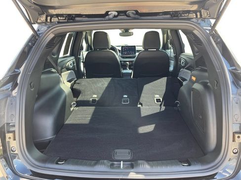 Used 2023 Jeep Compass Latitude w/ Sun and Sound Group AWD/4WD image 30