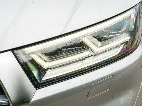 Used 2018 Audi SQ5 Premium Plus w/ Navigation Package image 8