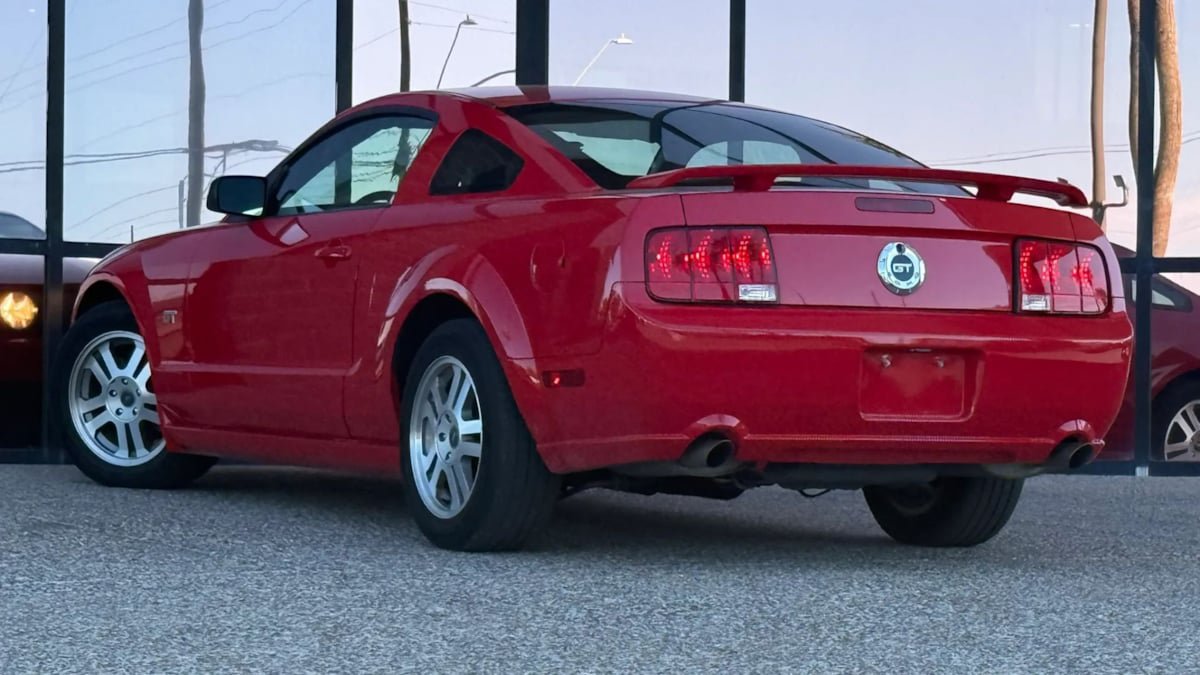 Used 2005 Ford Mustang GT Premium RWD image 7