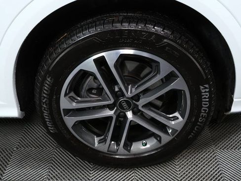 Certified 2025 Audi Q5 Premium w/ Convenience Package image 38