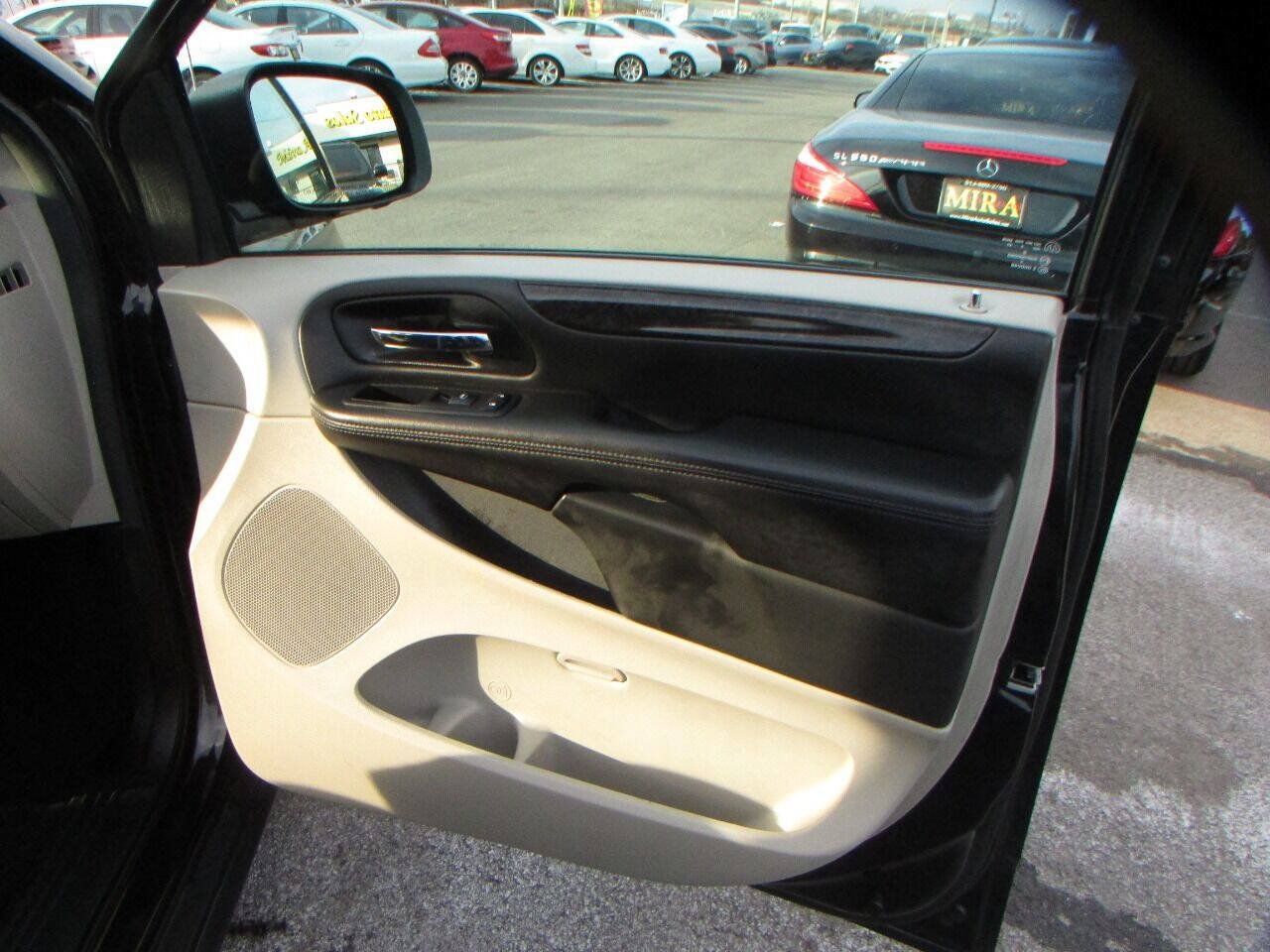 Used 2013 Dodge Grand Caravan American Value Package FWD image 15