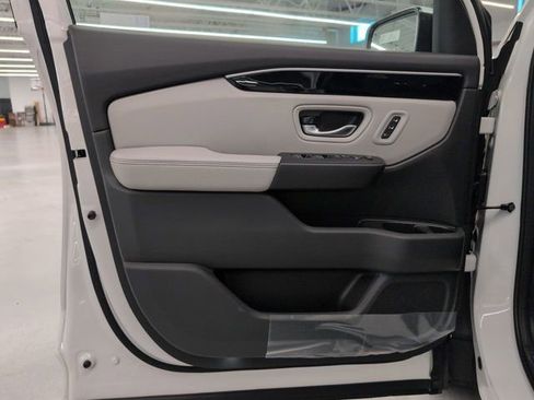 New 2025 Honda Pilot Touring image 20